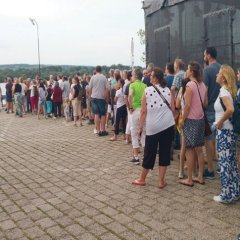 Geduldiges Warten an der Fähre war Bedingung, denn die Überfahrten waren für die Besucher kostenlos.