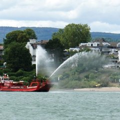 Das Feuerlöschboot der Berufsfeuerwehren Wiesbaden und Mainz.